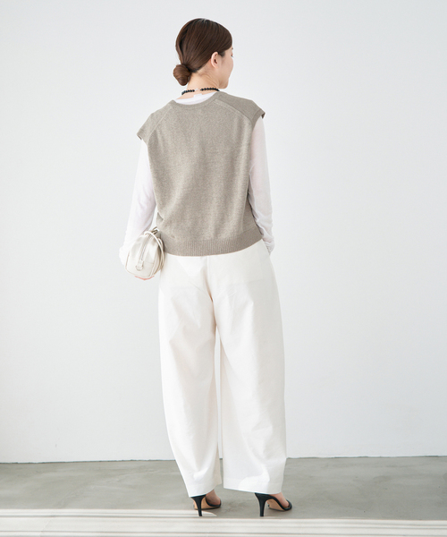 IENA（イエナ）の「コットンwashiニットベスト（ベスト・レディース・ブラック/カーキ・FREE）」の21枚目の写真