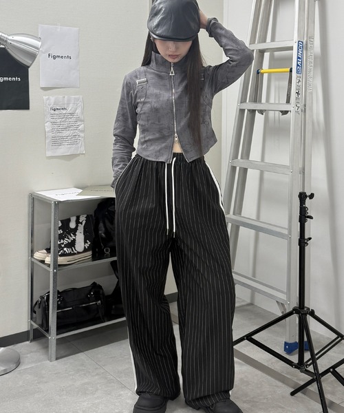 Figments(フィグメンツ)の「ベルトデザインジップトップ(Tシャツ/カットソー・レディース・ブラック/グレー・FREE)」の6枚目の写真