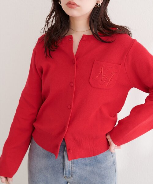 natural couture（ナチュラルクチュール）の「ロゴ刺繍ポケットカーディガン（カーディガン/ボレロ・レディース・ネイビー/ライム/レッド/チャコールグレー/オフホワイト・FREE）」の6枚目の写真