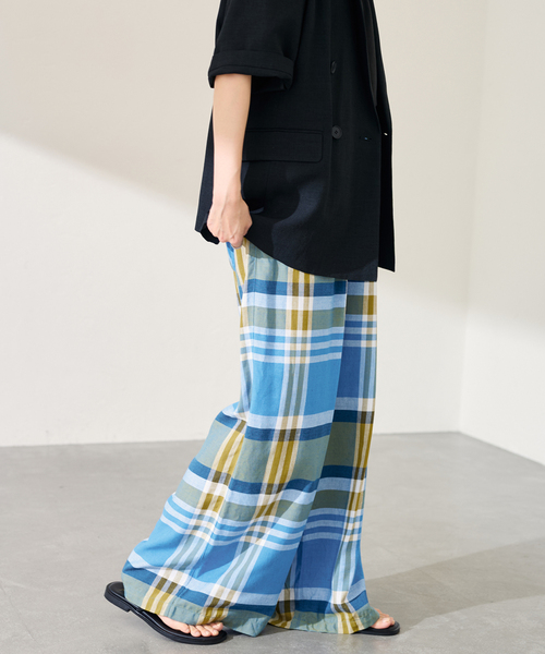 FRAMeWORK(フレームワーク)の「BIGチェックイージーワイドパンツ(スラックス・レディース・イエロー/ブルー系その他・38/36)」の14枚目の写真