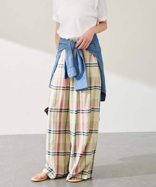 FRAMeWORK(フレームワーク)の「BIGチェックイージーワイドパンツ(スラックス・レディース・イエロー/ブルー系その他・38/36)」の20枚目の写真