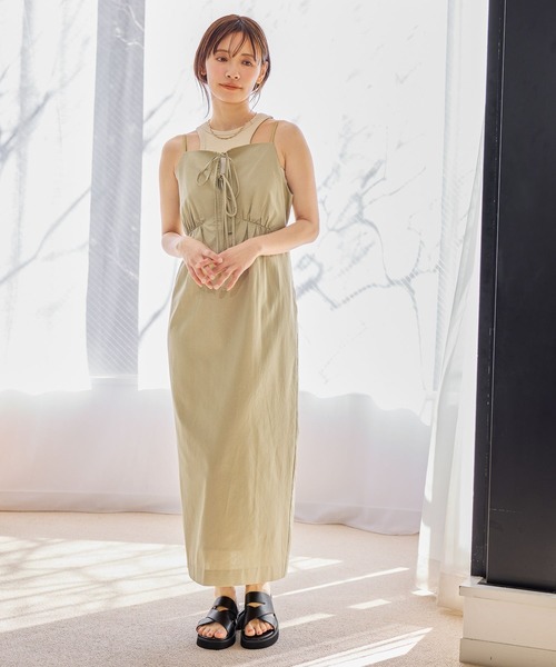 mysty woman（ミスティウーマン）の「Wリボンキャミワンピース 666538（ワンピース・レディース・ダークオレンジ/ブラック/ベージュ・FREE）」の9枚目の写真