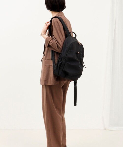 MICO COULIER(ミコクリエ)の「GATHERED NYLON BACKPACK(バックパック/リュック・レディース・ブラック/ライトグレー・FREE)」の3枚目の写真