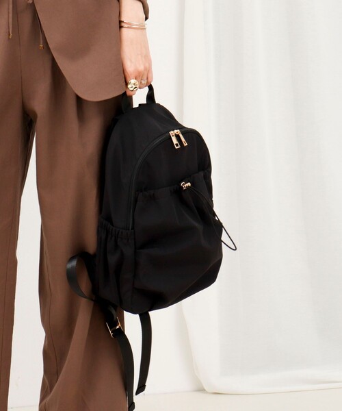 MICO COULIER(ミコクリエ)の「GATHERED NYLON BACKPACK(バックパック/リュック・レディース・ブラック/ライトグレー・FREE)」の8枚目の写真
