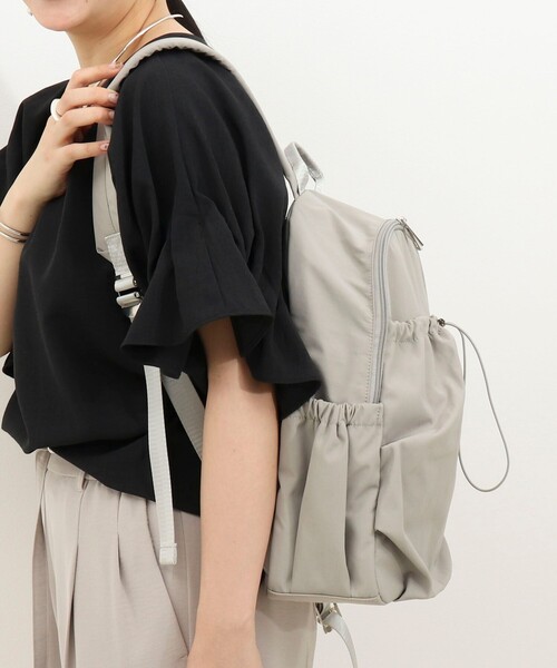 MICO COULIER(ミコクリエ)の「GATHERED NYLON BACKPACK(バックパック/リュック・レディース・ブラック/ライトグレー・FREE)」の13枚目の写真