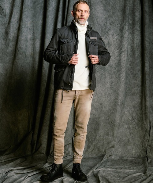 wjk（ダヴルジェイケイ）の「mlt5663- back boa cut-off highneck ハイネックカットソー(7143 pe57j)（Tシャツ/カットソー・メンズ・ブラック/ホワイト/チャコール・S/M/L/XL）」の6枚目の写真