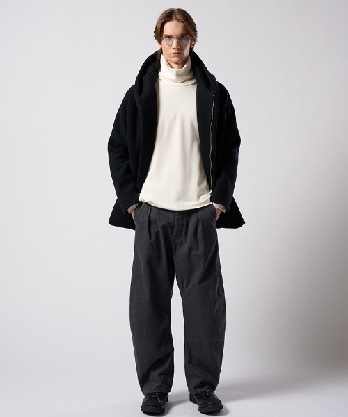 wjk（ダヴルジェイケイ）の「mlt5663- back boa cut-off highneck ハイネックカットソー(7143 pe57j)（Tシャツ/カットソー・メンズ・ブラック/ホワイト/チャコール・S/M/L/XL）」の15枚目の写真