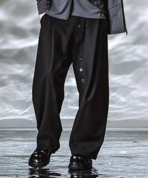 NO ID.(ノーアイディ)の「【NO ID.】Extended Trousers / エクステンデッド トラウザーズ(その他パンツ・メンズ・ブラック/グレー・2/1)」の1枚目の写真