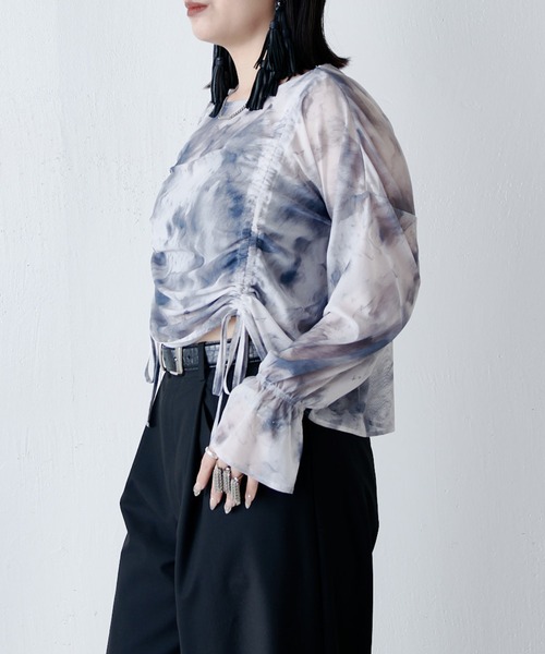 Lui's（ルイス）の「【miu企画/WEB限定】マーブルプリント袖フレアシアートップス（Tシャツ/カットソー・レディース・ブラック系その他/グレー/ブラック・FREE）」の5枚目の写真