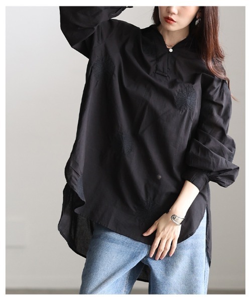 Sawa a la mode(サワアラモード)の「花柄刺繍スキッパーチュニックシャツ(チュニック・レディース・ホワイト系/ブラック・FREE)」の22枚目の写真
