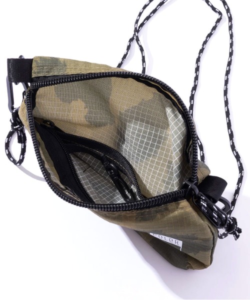 POLeR(ポーラー)の「POLER STUFFABLE POUCH(ショルダーバッグ・メンズ・ブラック/カモフラージュ・FREE)」の6枚目の写真