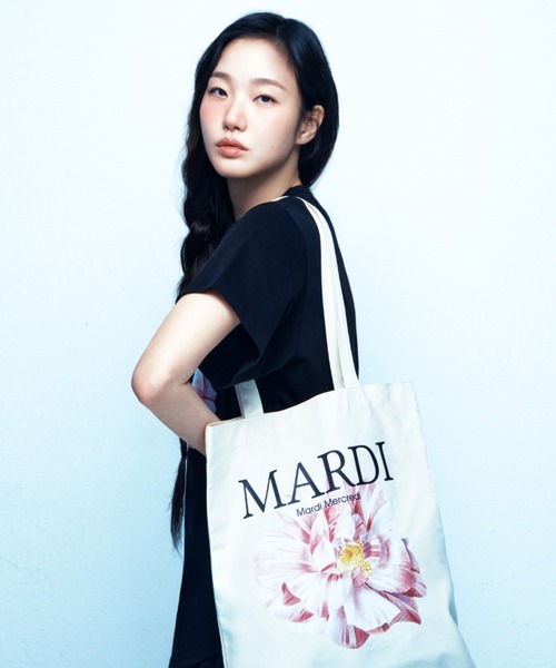 Mardi Mercredi(マルディメクルディ)の「CANVAS BAG LILIES & ROSES / キャンバス バック リリー & ローズ(エコバッグ/サブバッグ・レディース・ブラック×イエロー/ホワイト×イエロー/ホワイト×パープル/ホワイト/ホワイト×レッド/ブラック×レッド/ブラック/ホワイト×ピンク/ブラック×ピンク/ブラック×パープル・FREE)」の2枚目の写真
