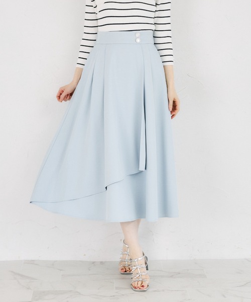 tocco closet（トッコ　クローゼット）の「ウエストビジューボタン付きミモレ丈ラップスカート（スカート・レディース・オフホワイト/ブルー/ピンク・M）」の3枚目の写真