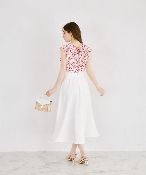 tocco closet（トッコ　クローゼット）の「ウエストビジューボタン付きミモレ丈ラップスカート（スカート・レディース・オフホワイト/ブルー/ピンク・M）」の5枚目の写真