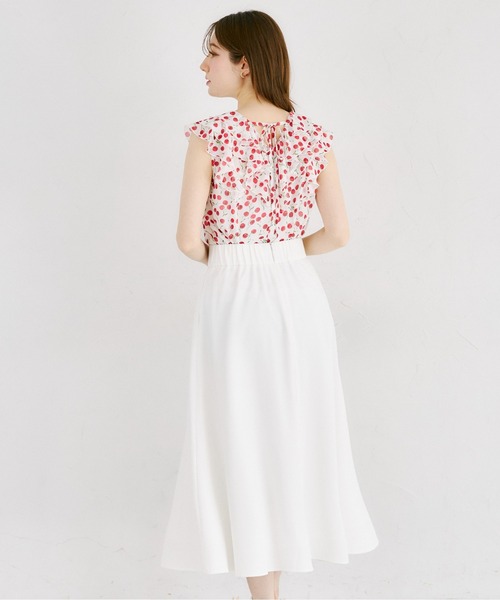 tocco closet（トッコ　クローゼット）の「ウエストビジューボタン付きミモレ丈ラップスカート（スカート・レディース・オフホワイト/ブルー/ピンク・M）」の9枚目の写真