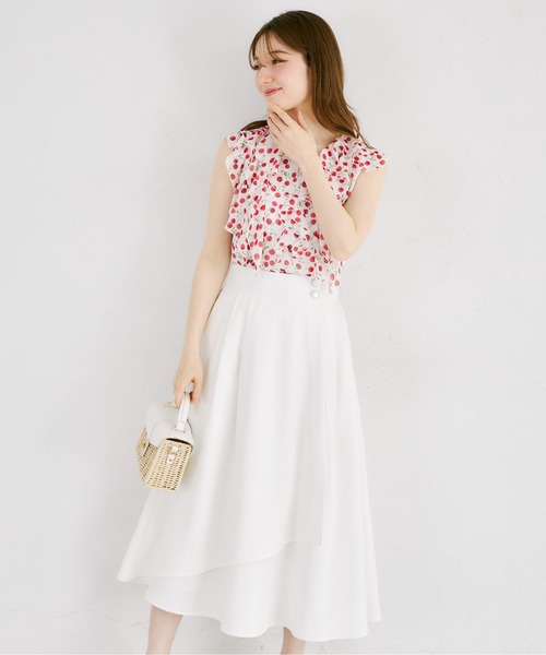 tocco closet（トッコ　クローゼット）の「ウエストビジューボタン付きミモレ丈ラップスカート（スカート・レディース・オフホワイト/ブルー/ピンク・M）」の7枚目の写真