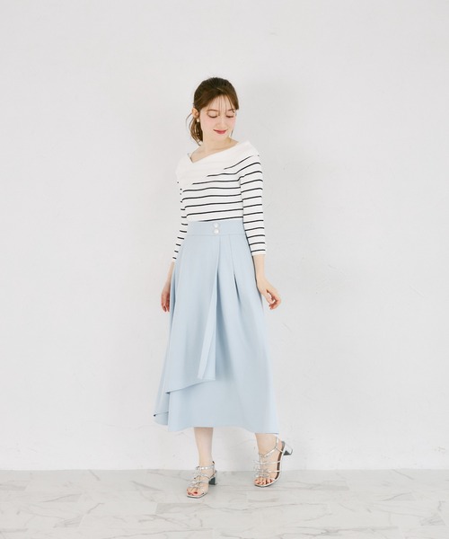 tocco closet（トッコ　クローゼット）の「ウエストビジューボタン付きミモレ丈ラップスカート（スカート・レディース・オフホワイト/ブルー/ピンク・M）」の11枚目の写真