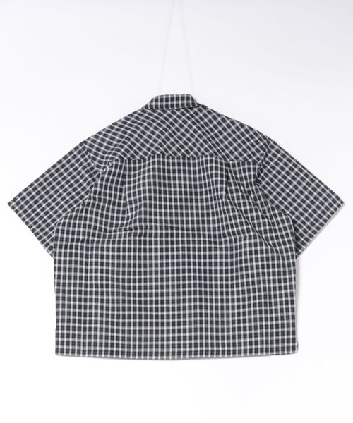 BENDER TOKYO(ベンダートウキョウ)の「フロントジップ ショート丈 チェックシャツ 半袖 ユニセックス(シャツ/ブラウス・メンズ・レッド/ブルー/ブラック・M/L)」の4枚目の写真
