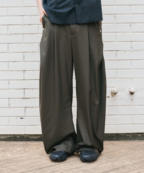 CONZ(コンズ)の「summer carve leg trousers super 110/Super 110s/バレルレッグシルエット/バルーンシルエット/NVRFRGT(スラックス・メンズ・ライトグレー/ブルーグレー/ブラック/ストライプ/ライトブラウン/ネイビー×ホワイト/ダークグレー/カーキ・1/3/2)」の6枚目の写真
