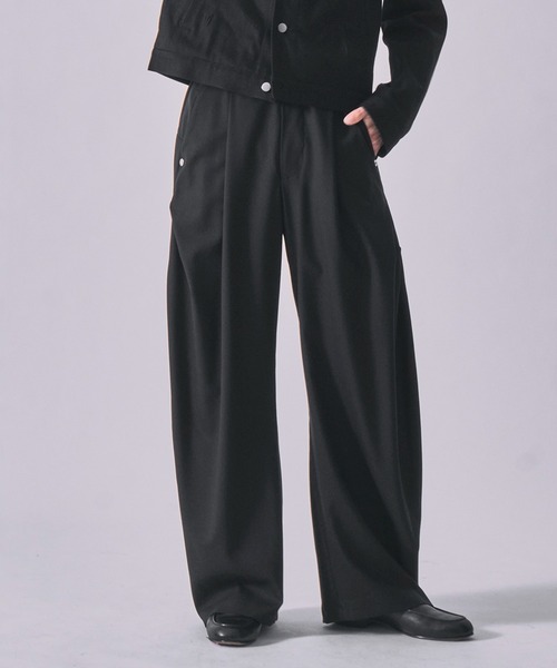 CONZ(コンズ)の「summer carve leg trousers super 110(スラックス・メンズ・ライトグレー/ブルーグレー/ブラック/ストライプ・1/3/2)」の2枚目の写真