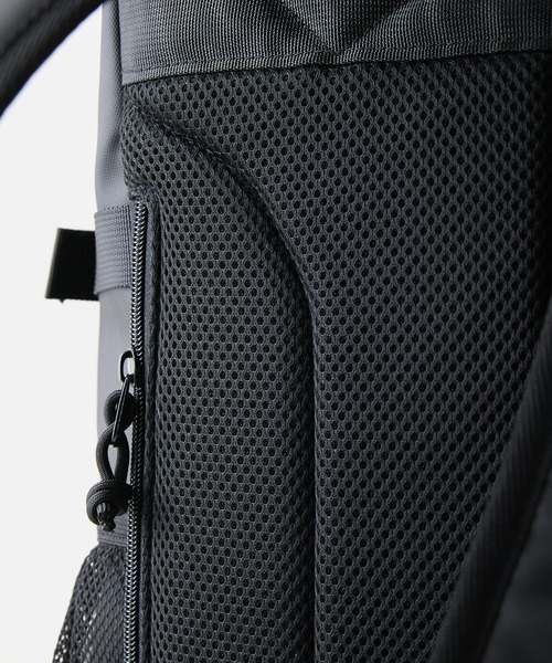 UNIIT(ユニット)の「【Reebok/リーボック】【大容量29L A4サイズ対応】ボックスバックパック PC収納ポケット付き 通勤 通学 スポーツ ジム ストリート スポーティー リュック スクエア型(バックパック/リュック・メンズ・スミクロ/ブラック・FREE)」の11枚目の写真