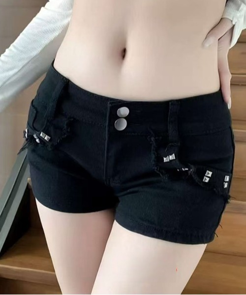 Chiina（チーナ）の「Chiina / ポケットスタッズショートデニムパンツ（デニムパンツ・レディース・ブルー/ホワイト/ブラック・MEDIUM/SMALL）」の5枚目の写真