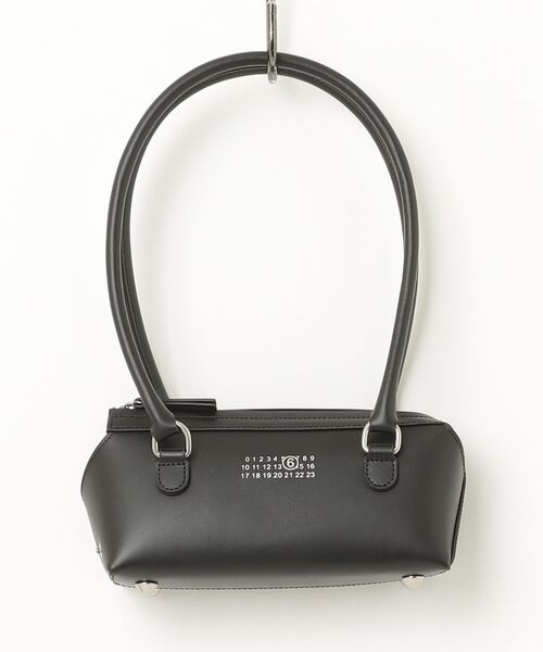 MM6 Maison Margiela(エムエムシックス メゾン マルジェラ)の「NEW BAULETTO J MINI SB6ZH0039(ショルダーバッグ・メンズ・ブラック・FREE)」の1枚目の写真