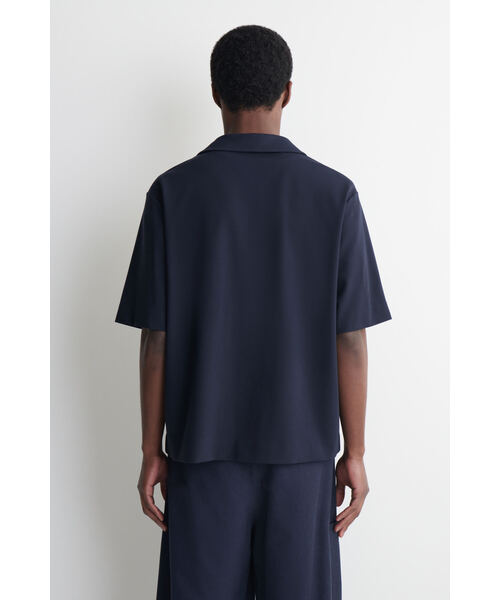 COS（コス）の「ミラノジャージーショートスリーブシャツ（シャツ/ブラウス・メンズ・ネイビー/ブラウン・S/M/L/XL/XS）」の11枚目の写真
