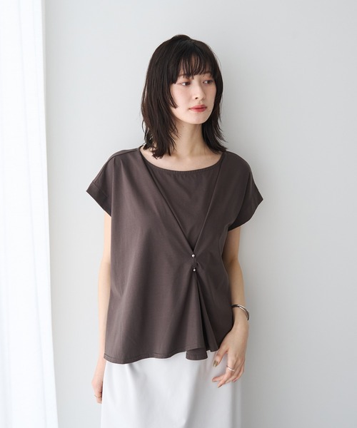 YECCA VECCA(イェッカヴェッカ)の「ピン付きドレープカットソー(Tシャツ/カットソー・レディース・チャコールグレー/オフホワイト/ブラック・FREE)」の3枚目の写真