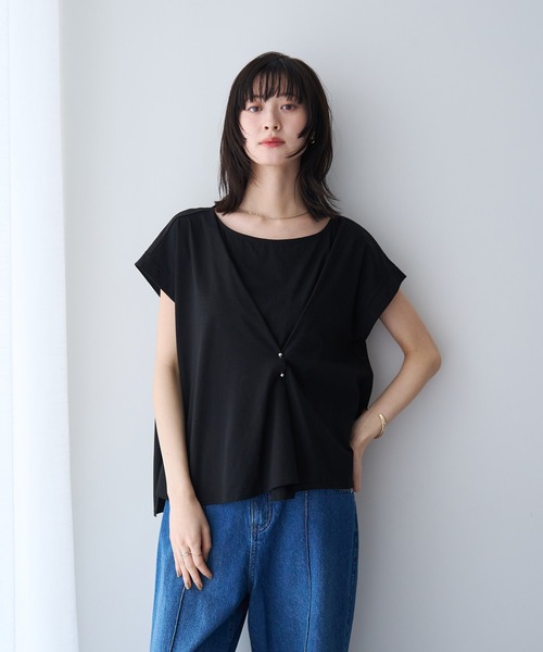 YECCA VECCA(イェッカヴェッカ)の「ピン付きドレープカットソー(Tシャツ/カットソー・レディース・チャコールグレー/オフホワイト/ブラック・FREE)」の13枚目の写真