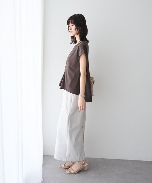 YECCA VECCA(イェッカヴェッカ)の「ピン付きドレープカットソー(Tシャツ/カットソー・レディース・チャコールグレー/オフホワイト/ブラック・FREE)」の11枚目の写真