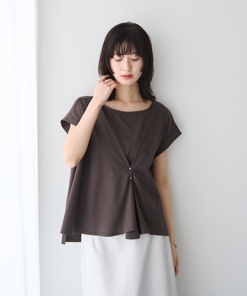 YECCA VECCA(イェッカヴェッカ)の「ピン付きドレープカットソー(Tシャツ/カットソー・レディース・チャコールグレー/オフホワイト/ブラック・FREE)」の9枚目の写真