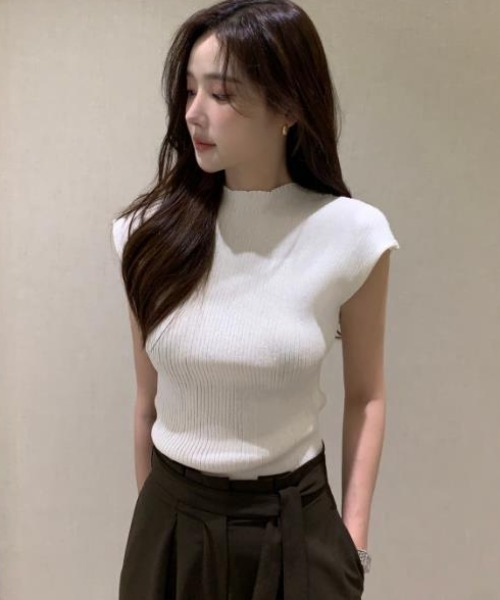semplice(センプリチェ)の「Tシャツ【韓国ファッション】(Tシャツ/カットソー・レディース・グレー/ホワイト/ブラック・F)」の1枚目の写真