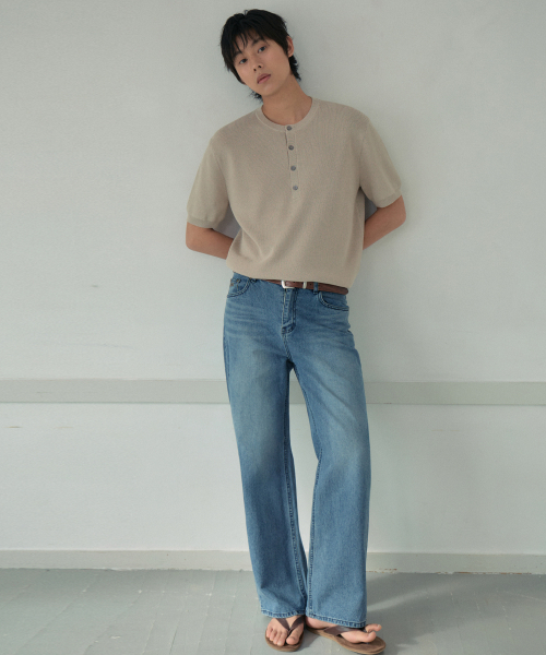 WEDNESDAY OASIS(ウェンズデーオアシス)の「ウォッシャブルミニマルヘンリーネックハーフニット_BEIGE(WC26KN46)(ニット/セーター・メンズ・Beige・MEDIUM/LARGE/X-LARGE)」の2枚目の写真