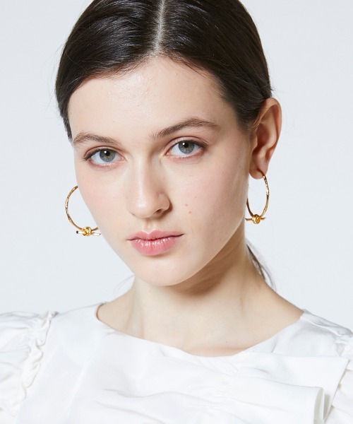 DOUBLE STANDARD CLOTHING(ダブルスタンダードクロージング)の「バンブーモチーフ フープピアス(ピアス(両耳用)・レディース・ゴールド/シルバー・FREE)」の5枚目の写真