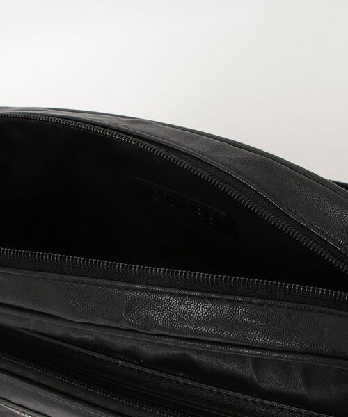 Guess(ゲス)の「MCCALL Camera Crossbody ショルダーバッグ メンズバッグ(ショルダーバッグ・メンズ・ブラック・ONE SIZE)」の3枚目の写真