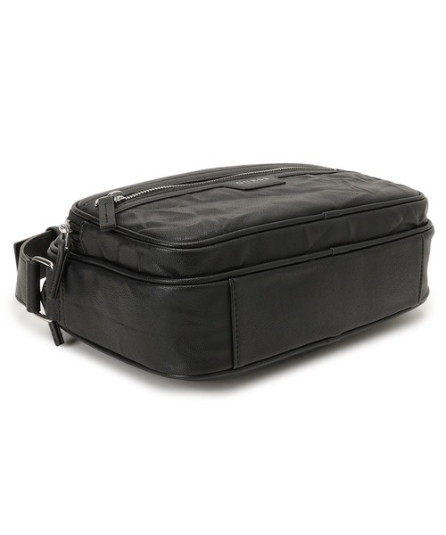 Guess(ゲス)の「MCCALL Camera Crossbody ショルダーバッグ メンズバッグ(ショルダーバッグ・メンズ・ブラック・ONE SIZE)」の13枚目の写真