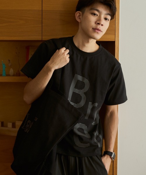BROKEN BASE(ブロークンベース)の「BrokenBase big logo Tee / BrokenBaseビッグロゴTee(Tシャツ/カットソー・メンズ・ブラック/ネイビー/イエロー/ホワイト・LARGE/SMALL/MEDIUM)」の2枚目の写真