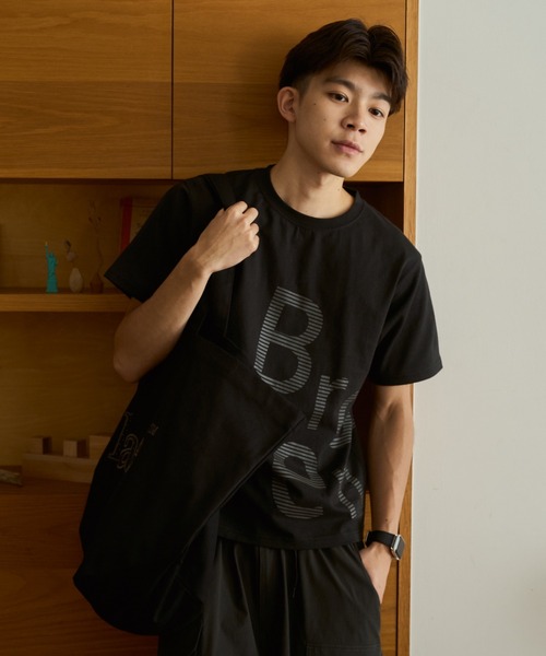 BROKEN BASE(ブロークンベース)の「BrokenBase big logo Tee / BrokenBaseビッグロゴTee(Tシャツ/カットソー・メンズ・ブラック/ネイビー/イエロー/ホワイト・LARGE/SMALL/MEDIUM)」の17枚目の写真
