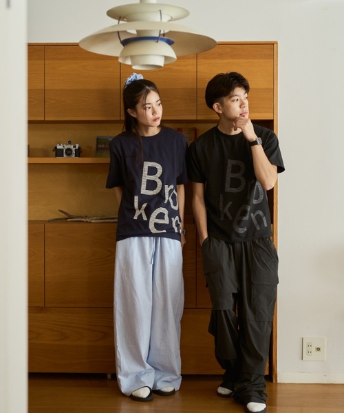 BROKEN BASE(ブロークンベース)の「BrokenBase big logo Tee / BrokenBaseビッグロゴTee(Tシャツ/カットソー・メンズ・ブラック/ネイビー/イエロー/ホワイト・LARGE/SMALL/MEDIUM)」の14枚目の写真