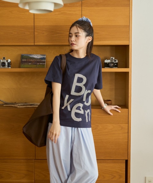 BROKEN BASE(ブロークンベース)の「BrokenBase big logo Tee / BrokenBaseビッグロゴTee(Tシャツ/カットソー・メンズ・ブラック/ネイビー/イエロー/ホワイト・LARGE/SMALL/MEDIUM)」の9枚目の写真