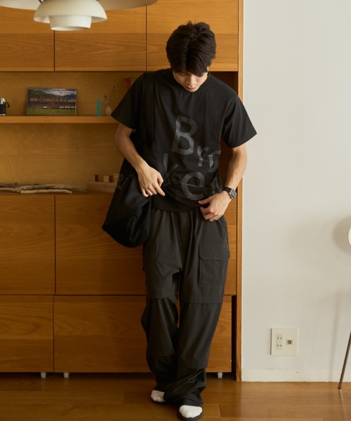 BROKEN BASE(ブロークンベース)の「BrokenBase big logo Tee / BrokenBaseビッグロゴTee(Tシャツ/カットソー・メンズ・ブラック/ネイビー/イエロー/ホワイト・LARGE/SMALL/MEDIUM)」の21枚目の写真