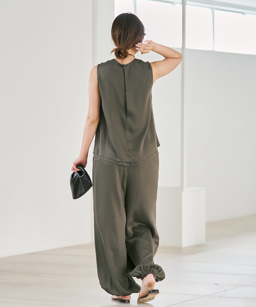 plage(プラージュ)の「minimal satin ブラウス(シャツ/ブラウス・レディース・アイボリー/カーキ・FREE)」の6枚目の写真