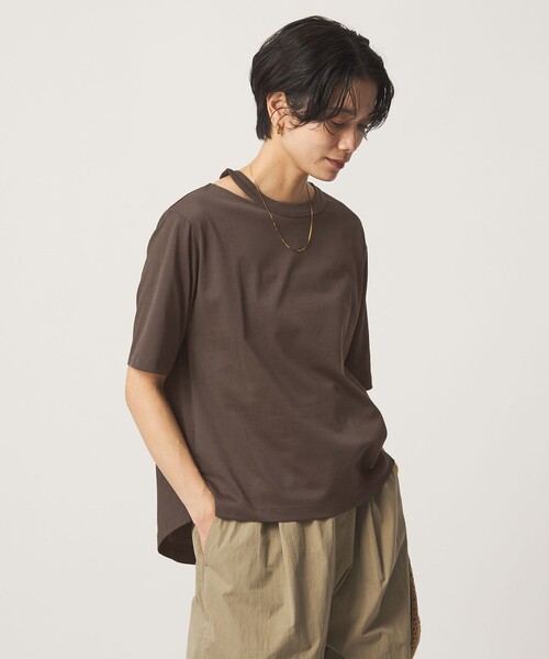 green label relaxing(グリーンレーベルリラクシング)の「デコルテスリット Tシャツ 吸水速乾(Tシャツ/カットソー・レディース・ブラック/ロイヤルブルー/オフホワイト/ダークブラウン・FREE)」の7枚目の写真