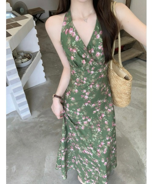Aelina(エリナ)の「Vネック花柄ホルターネックワンピース(ワンピース・レディース・グリーン・FREE)」の3枚目の写真