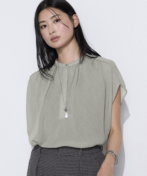 COMME CA(コムサ)の「【セットアップ対応】【RE:撚】トリアセクールスラブ ブラウス(シャツ/ブラウス・レディース・ブラック/ライトグレー/キナリ・9号)」の1枚目の写真