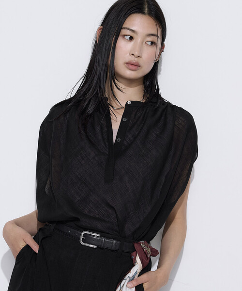 COMME CA(コムサ)の「【セットアップ対応】【RE:撚】トリアセクールスラブ ブラウス(シャツ/ブラウス・レディース・ブラック/ライトグレー/キナリ・9号)」の3枚目の写真