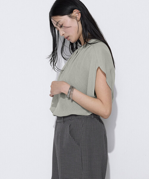 COMME CA(コムサ)の「【セットアップ対応】【RE:撚】トリアセクールスラブ ブラウス(シャツ/ブラウス・レディース・ブラック/ライトグレー/キナリ・9号)」の11枚目の写真