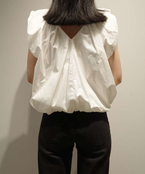 CLANE(クラネ)の「CLANE BALLOON GATHER RIBBON TOPS(シャツ/ブラウス・レディース・ブラック/ホワイト/ライトブルー・1/2)」の6枚目の写真