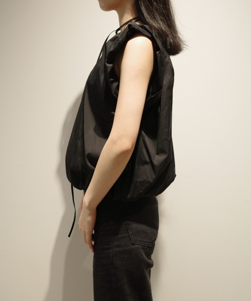 CLANE(クラネ)の「CLANE BALLOON GATHER RIBBON TOPS(シャツ/ブラウス・レディース・ブラック/ホワイト/ライトブルー・1/2)」の7枚目の写真